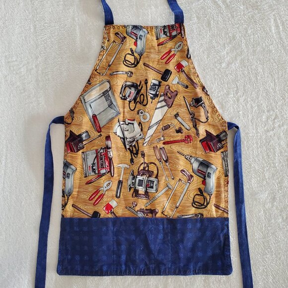 Kids Apron REVERSIBLE Tools & Trains Apron with 3 Pockets Baking Cooking Art - Picture 2 of 11